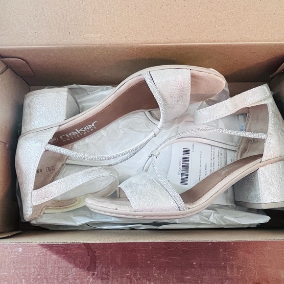 Rieker Women's Elegant White Heels - Picture 7 of 11